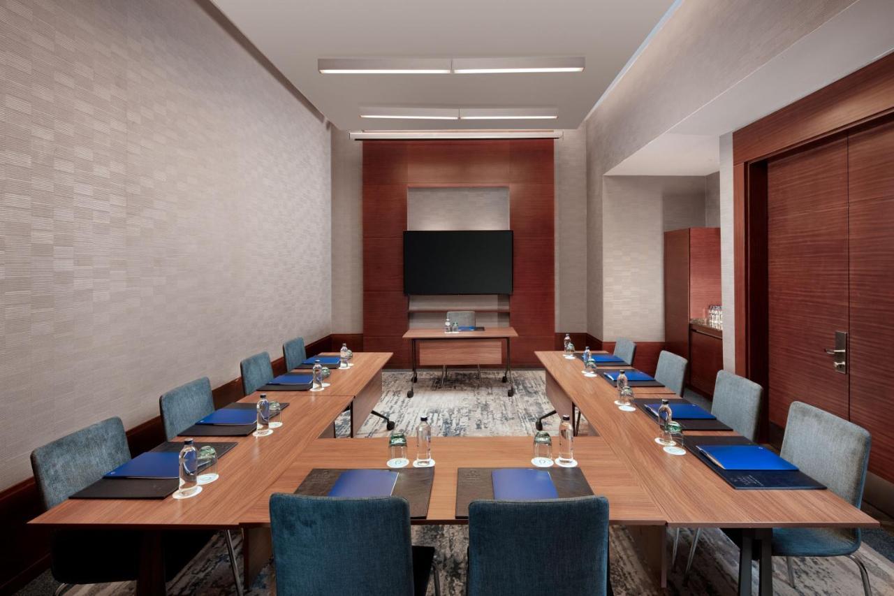 Delta Hotels By Marriott Istanbul Levent Bagian luar foto